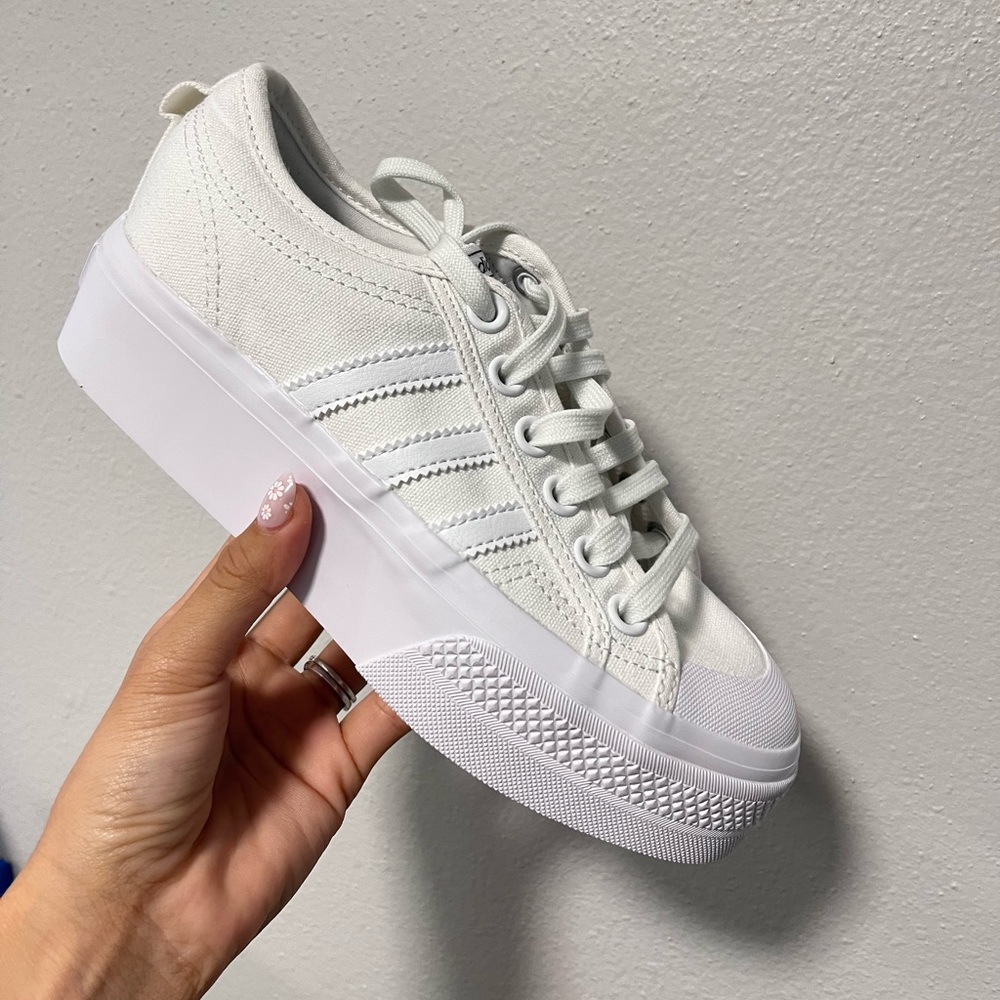 NWT Women’s Nizza Platform All White - Various Sizes Available - Picture 6 of 7